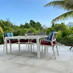  Villa Seaside Townhome, Spacious 2br 3bath Leeward Grace Bay, Providenciales, Walk To